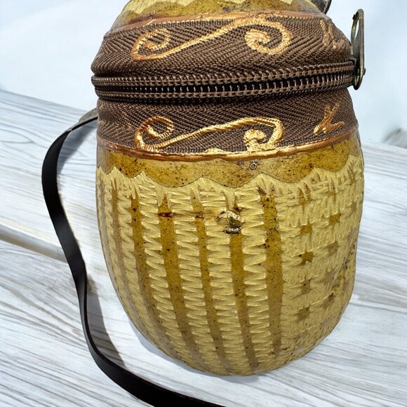 ✨2/$20✨ Gold Gourd Crossbody Bag - Picture 3 of 5